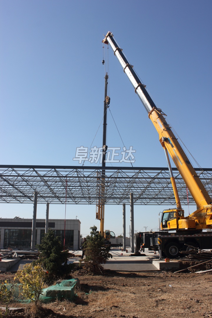 加油站鋼結(jié)構(gòu)網(wǎng)架制作安裝工程