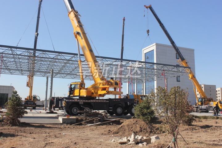 加油站鋼結(jié)構(gòu)網(wǎng)架制作安裝工程