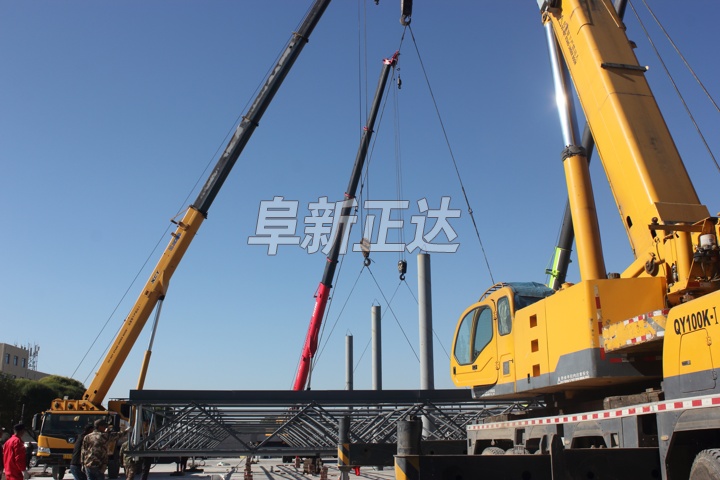 加油站鋼結(jié)構(gòu)網(wǎng)架制作安裝工程