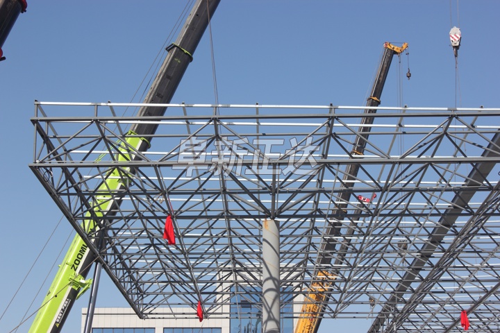 加油站鋼結(jié)構(gòu)網(wǎng)架制作安裝工程